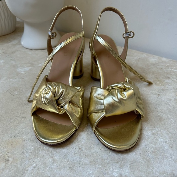 Elegant Gold Women's Sandals - Picture 13 of 13